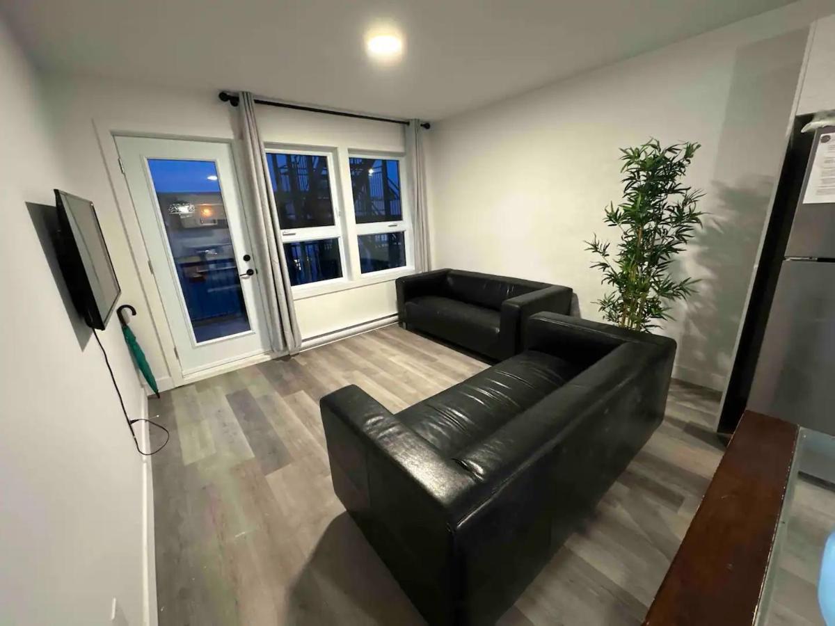 New With 1 Bedroom - 1905 Apartment *